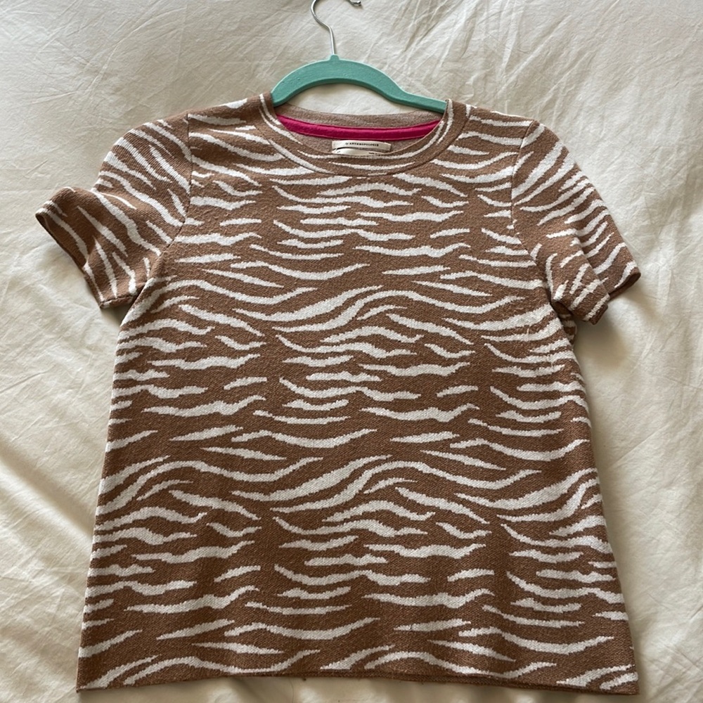 Anthropologie beige zebra print short sleeve sweater